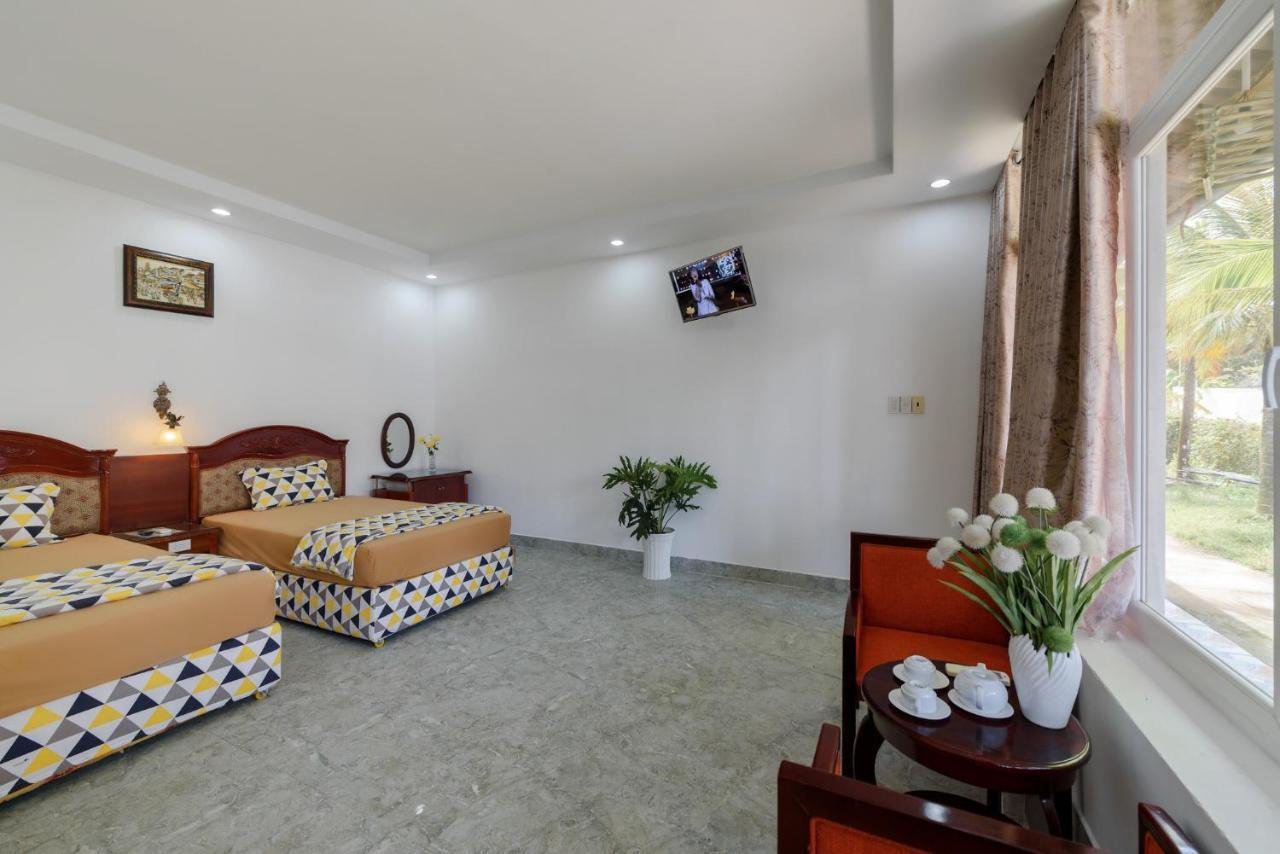 Coastal Village Beach Resort דואונג דונג מראה חיצוני תמונה