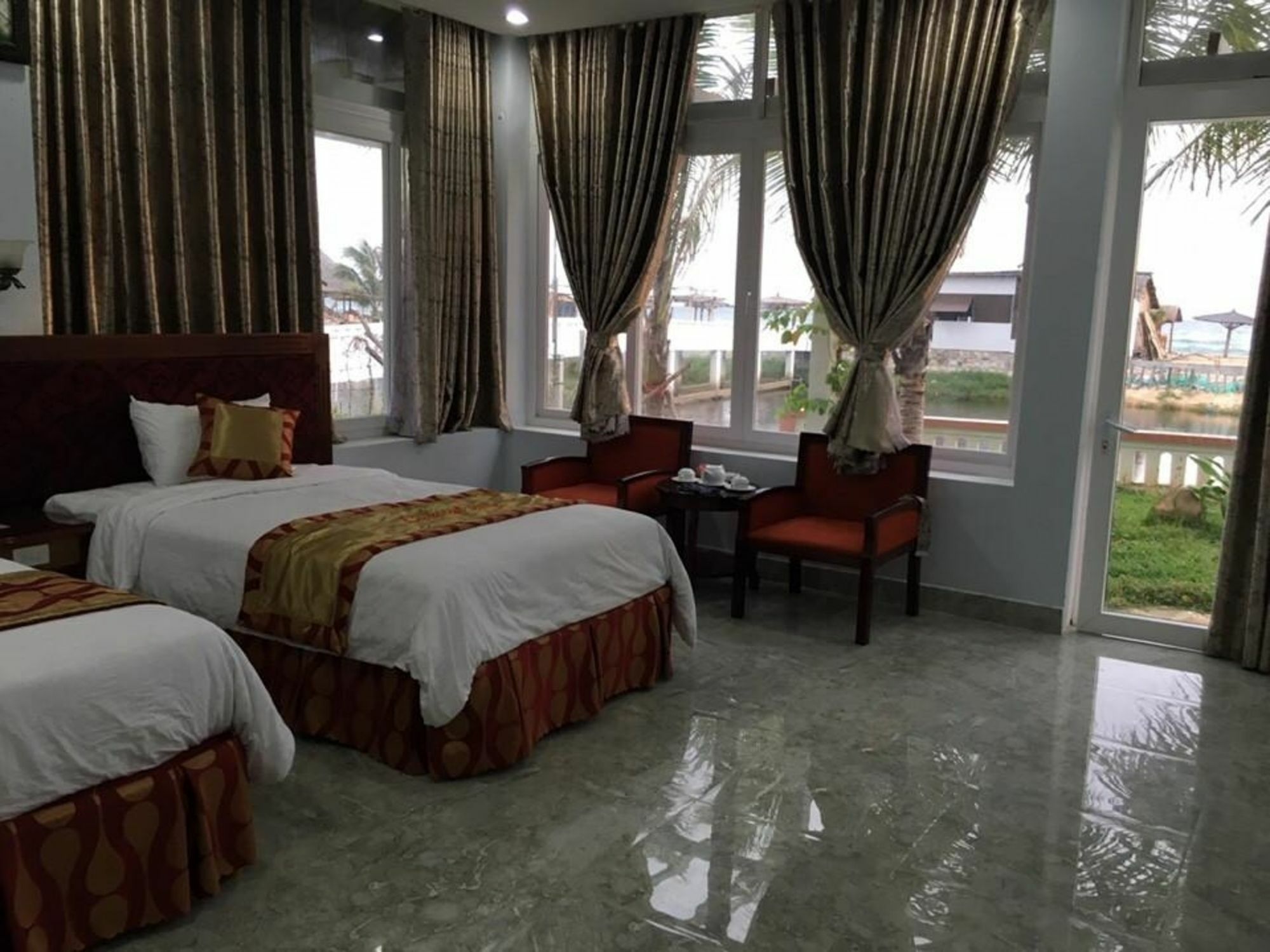 Coastal Village Beach Resort דואונג דונג מראה חיצוני תמונה