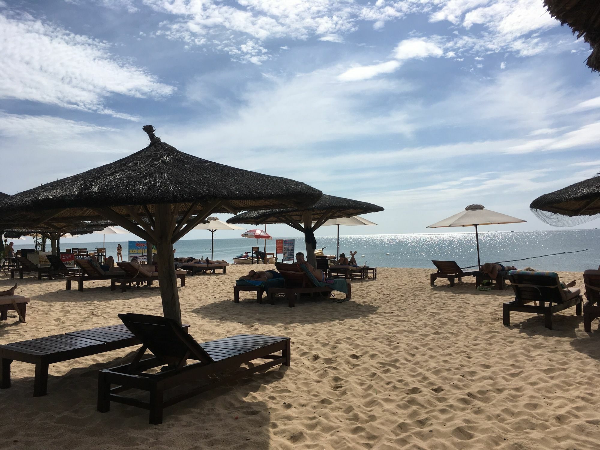 Coastal Village Beach Resort דואונג דונג מראה חיצוני תמונה